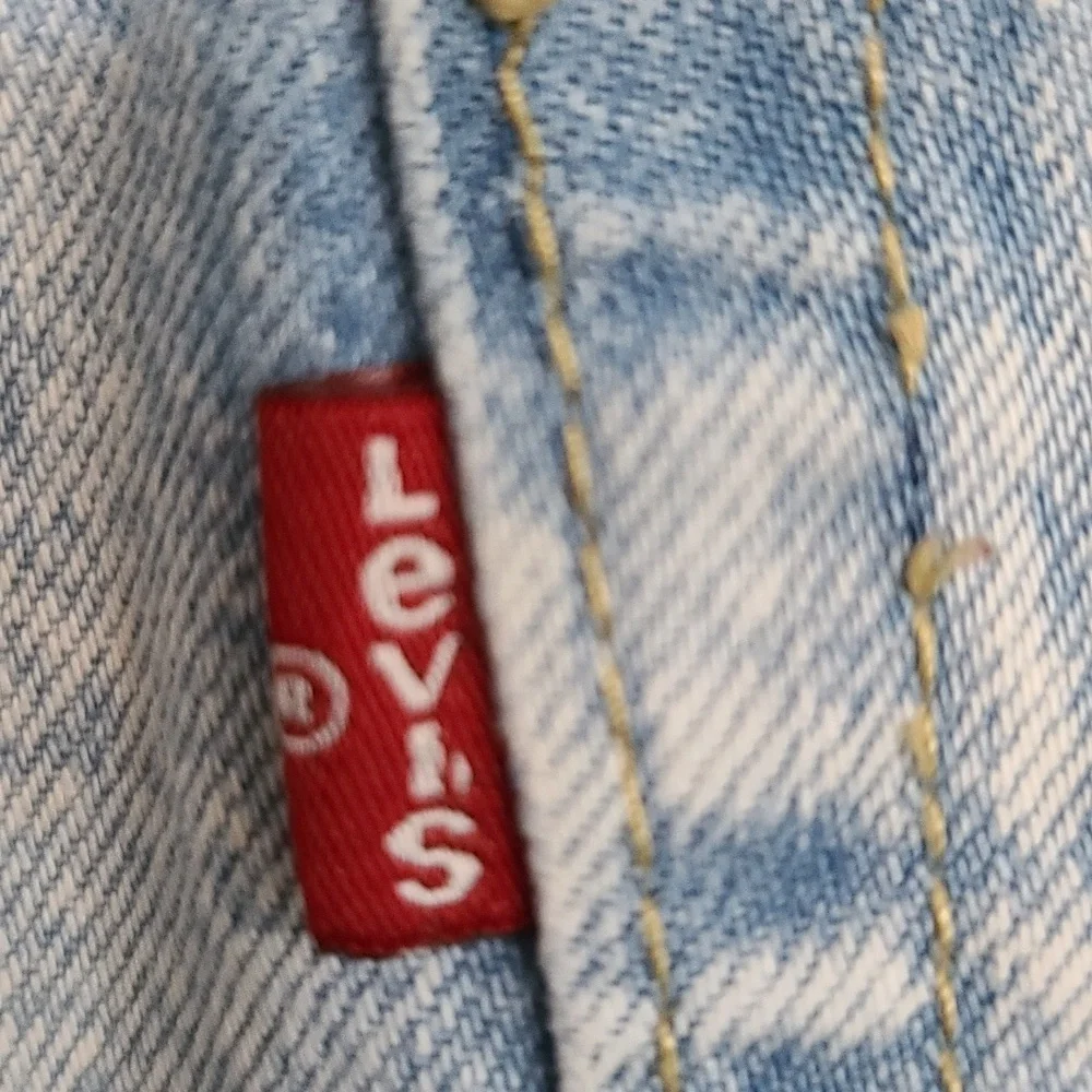 Levi's Mens‎ Shorts Denin Light Wash Pockets Sz. 40x12 EUC
